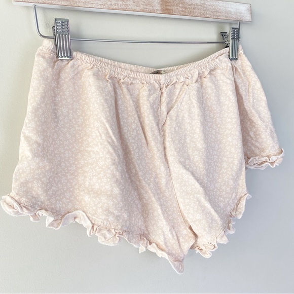 Brandy Melville Floral Ruffle Micro Shorts S White Cream Dainty Coquette Cottage - Picture 3 of 9